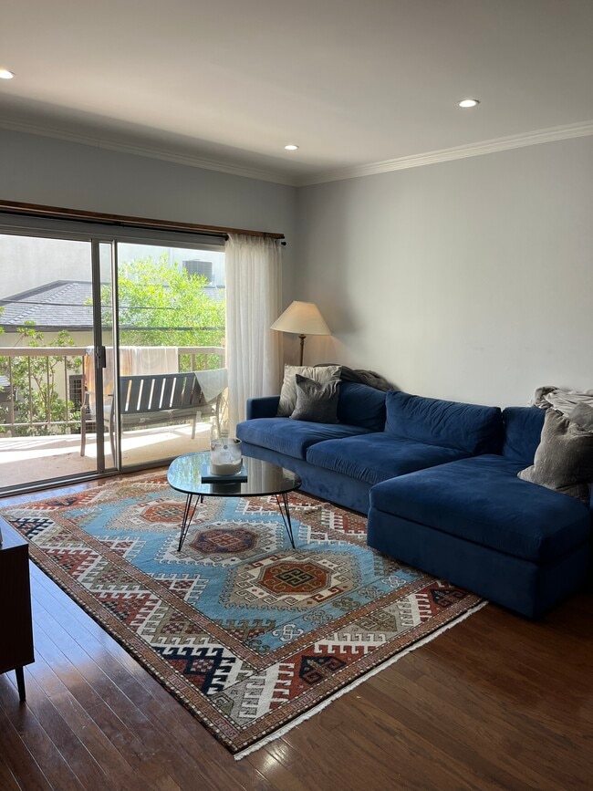 Photo - 612 S Barrington Ave Unidad #216