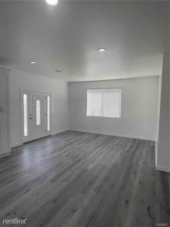2 br, 2 bath Duplex - 13913 Doty Ave # B - 2 br, 2 bath Duplex - 13913 Doty Ave # B Casa Adosada