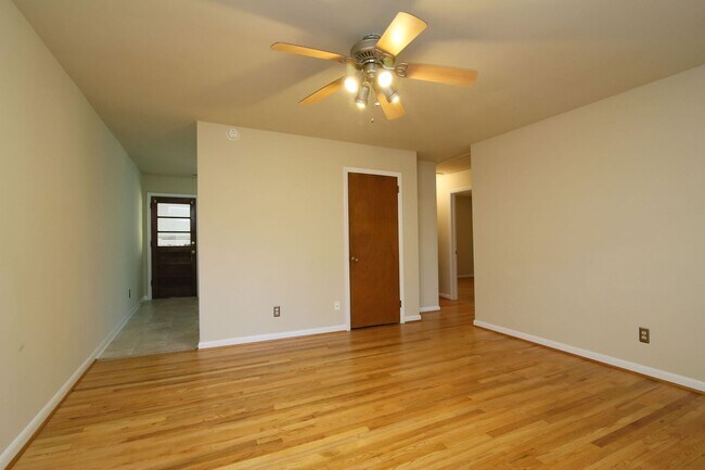 Photo - Chapel Hill/2BR Brookside Condo