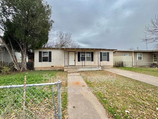 Photo - 1305 Richard St