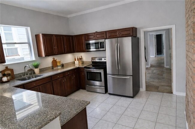 Photo - 932 Lamanche St