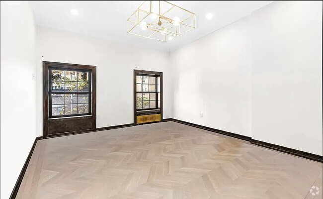 Building Photo - 121 E 37th St Unit 4A Rental
