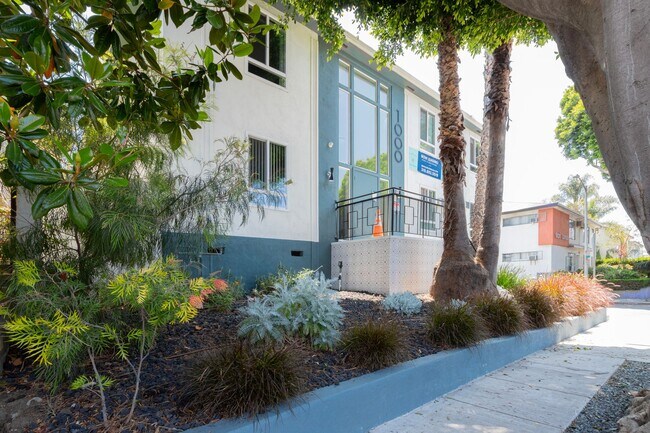 Photo - 1000 N Curson