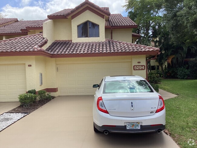 Building Photo - 5294 10th Fairway Dr Rental