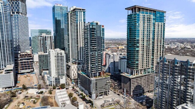 Building Photo - 70 Rainey St Unit 1701