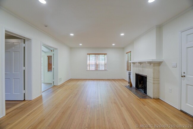 Photo - 1601 SE 2nd St