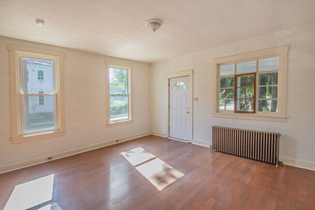 Photo - 331 Franklin Ave