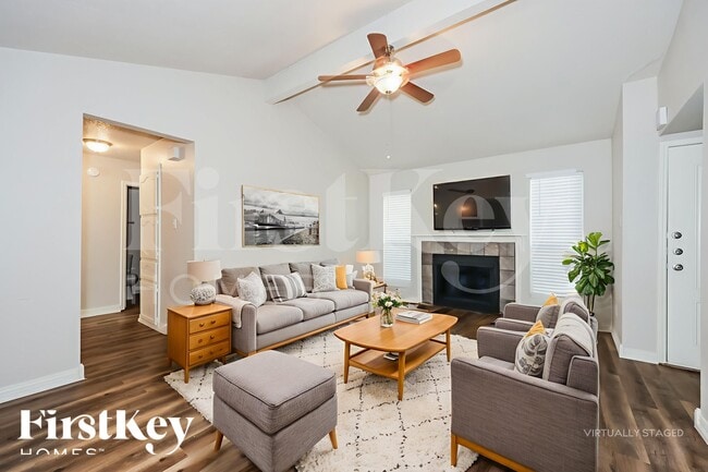 Photo - 600 Dayton Rd