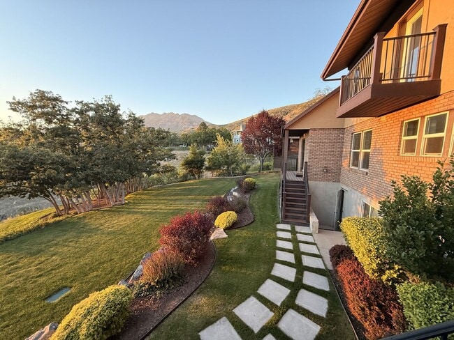 Building Photo - Stunning Home in Provo - Beautiful Backyard!