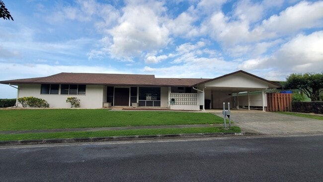 Crown Terrace single story with attached s... - Crown Terrace single story with attached s... Casa