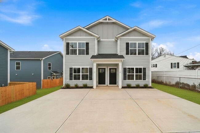 10th St SE Townhomes