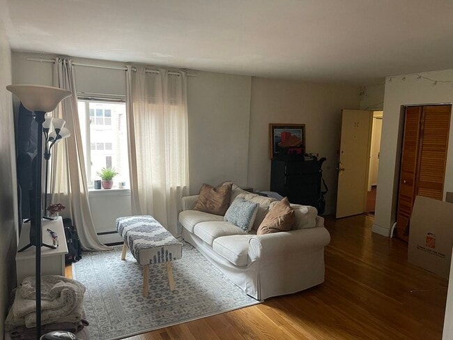 Photo - 2016 Commonwealth Ave Townhome