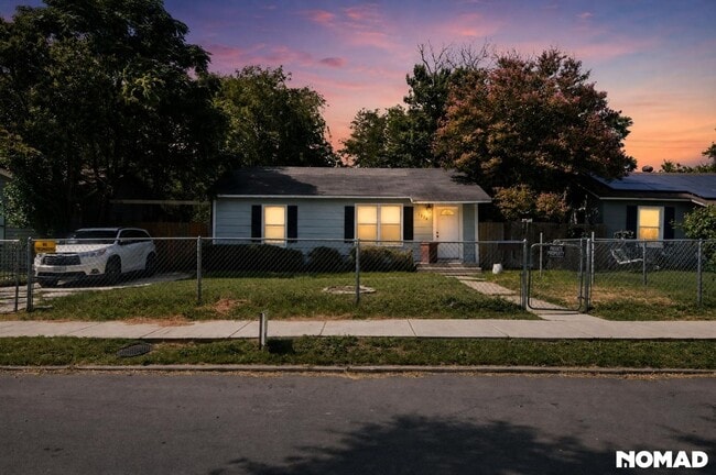 Building Photo - 1534 Mardell St