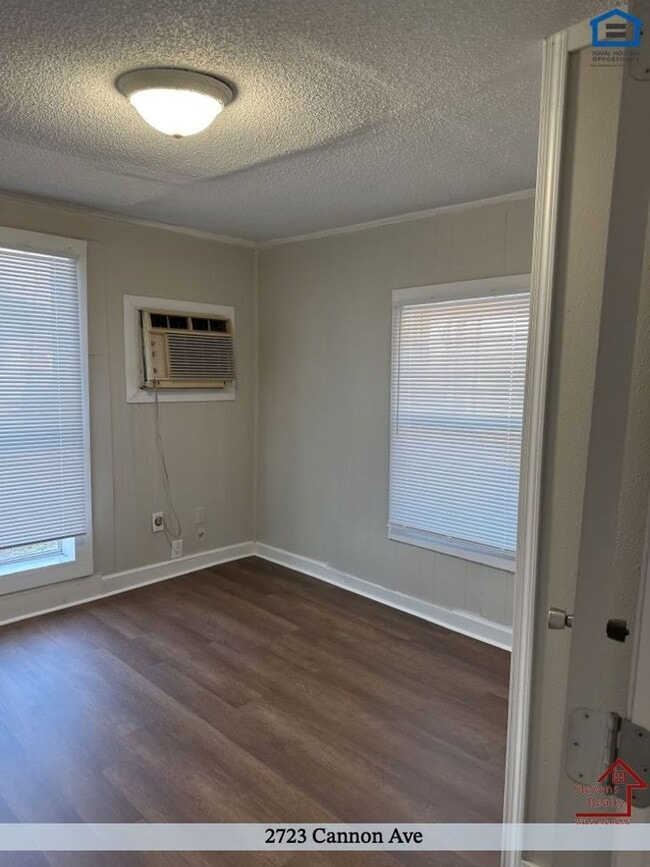 Photo - 2723 Cannon Ave