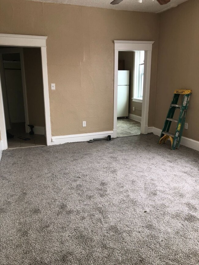 Photo - One bedroom apartment west side of Saint Paul Unit 10