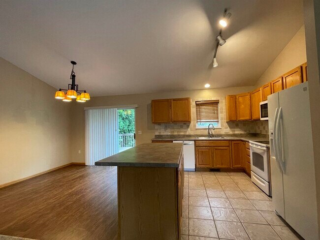 Photo - 6442 Urich Terrace