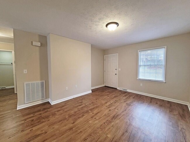 Photo - 962 Beverly Dr