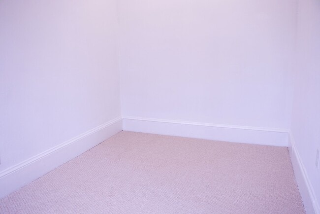 Building Photo - 225 Newbury St