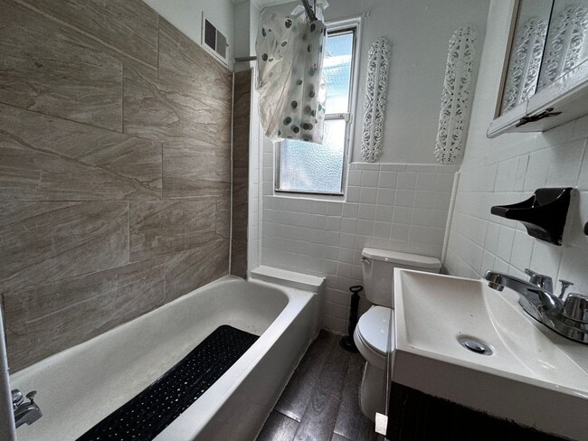 Photo - 210 N Avondale St