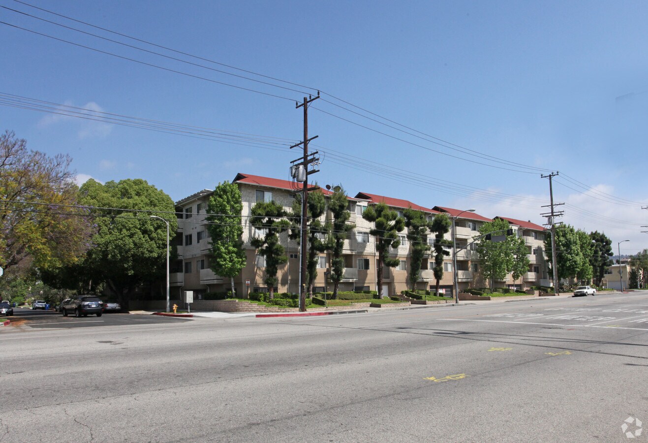Orange Wood Court - Orange Wood Court Apartments