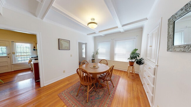 Photo - 3517 Wyandotte St Unit 3N
