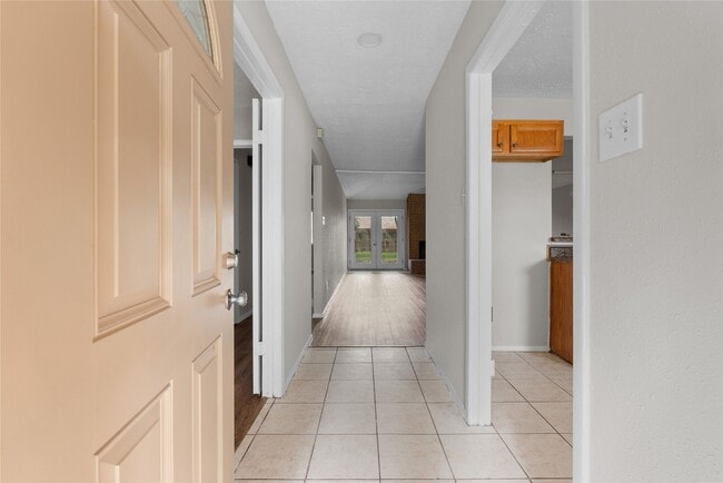 Photo - 2819 Sugar Wood Dr
