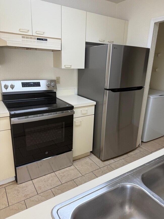 2550 N Alafaya Trail