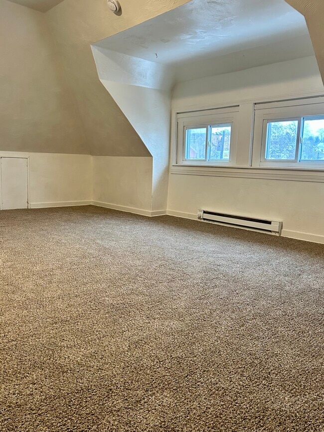 Building Photo - 205 S Ohio St Unit 3