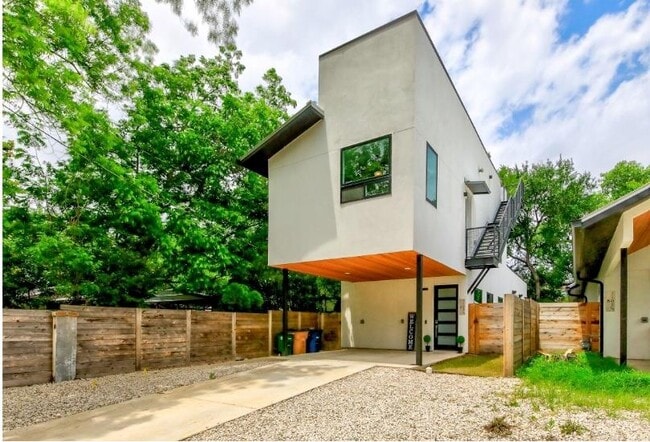 Photo - 1102 1/2 Fiesta St