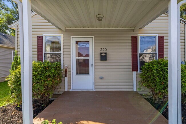Photo - 220 E 2nd Ave