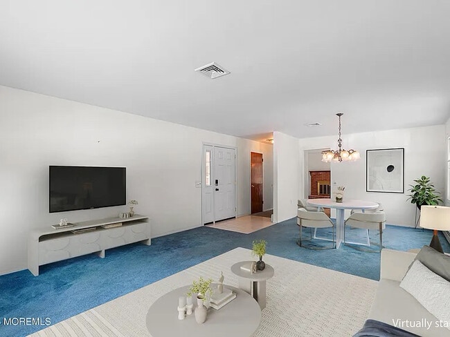 Photo - 43 Freeport Ct