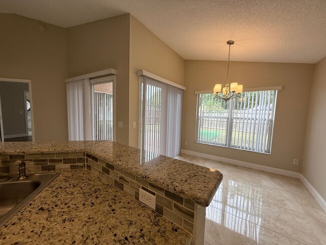 Photo - 3 Bed 2 Bath Lake Mary Home and Schools - ...