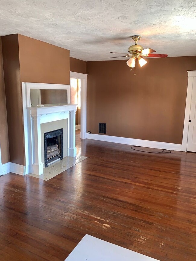 Building Photo - 21-23 Bailey Unit 23 Bailey