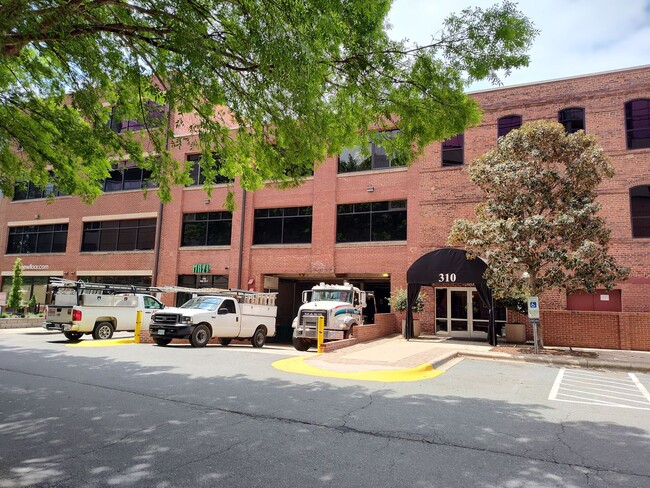 Photo - Luxury studio located in Factory South! Unit 333