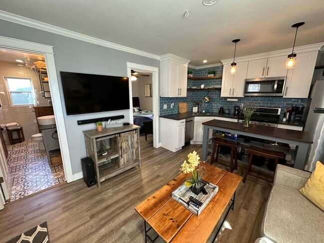 Photo - 1163 1/2 Park Blvd - Month to Month