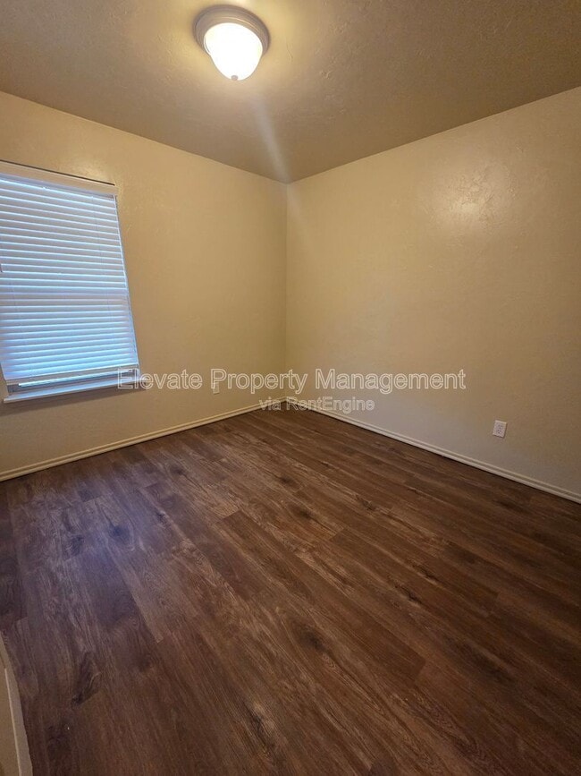 Photo - 913 West Prairie Wind Way