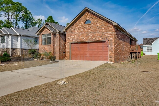 6 Huntcliff Ct