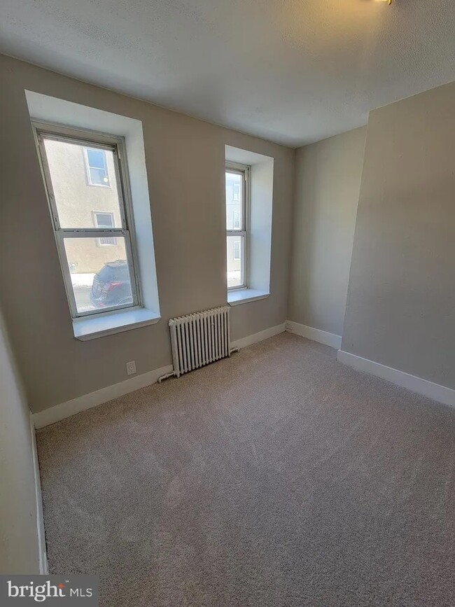Photo - 613 Walnut St