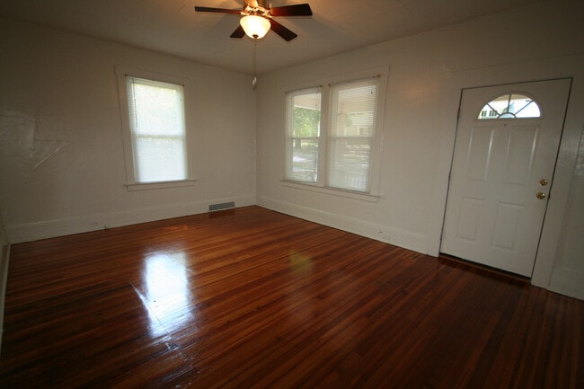 Photo - Spacious 2BR Duplex with All Appliances and Great Deck! Near Duke and Downtown! Unit B