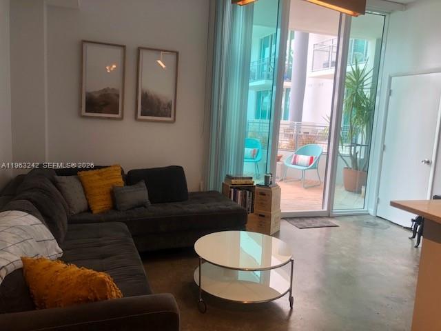 Photo - 350 NE 24th St Unidad 504