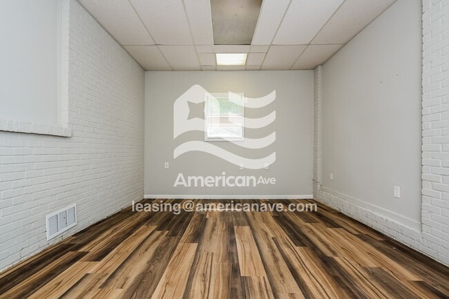 Photo - 2315 Japonica Dr