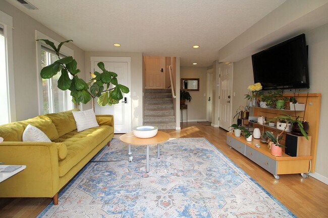 Photo - 11731 SW 41st Ave Unit Upper-Main