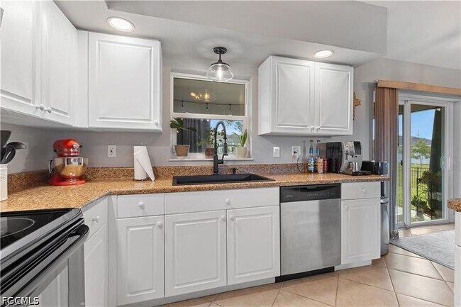 Photo - 231 NW 26th Ave