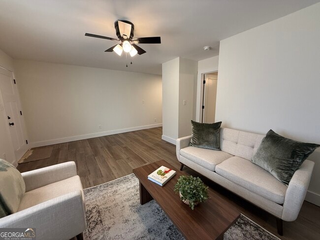 Photo - 1020 College Ave Unit B16