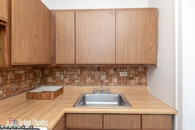 Photo - 727 W Belmont Ave Unidad J06W