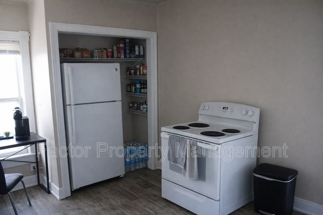 Photo - 328 N 6th St Unit 2