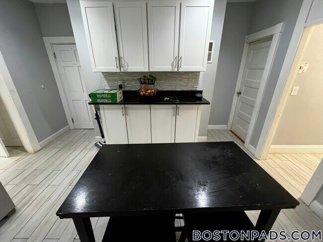 Photo - 7 Story St Unidad 1