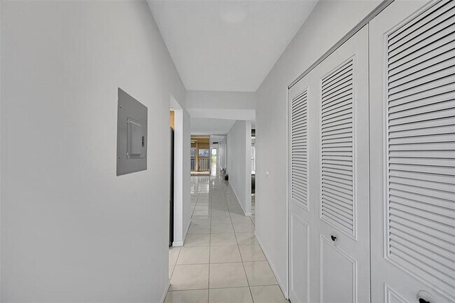 Photo - 14773 Cumberland Dr Unit 404D