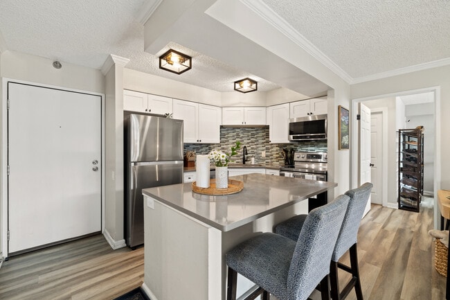 Building Photo - 1301 Speer Blvd Unit 202 Rental