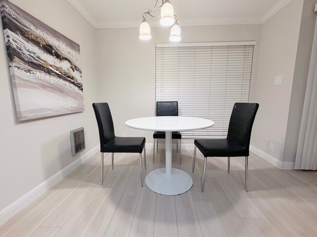 8985 Alcosta Blvd Unit 165